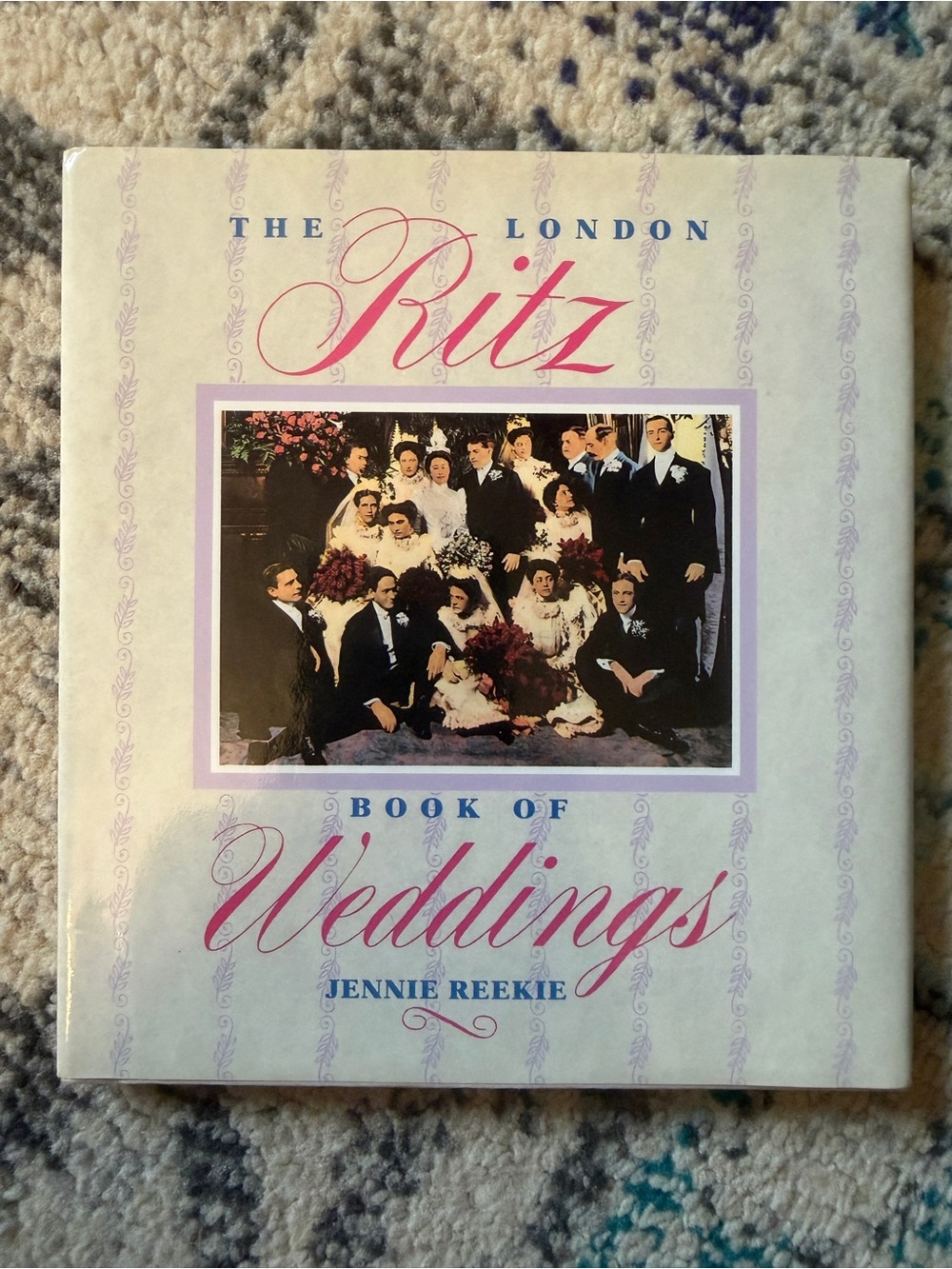 The London Ritz Book of Weddings by - White/Pink Cover